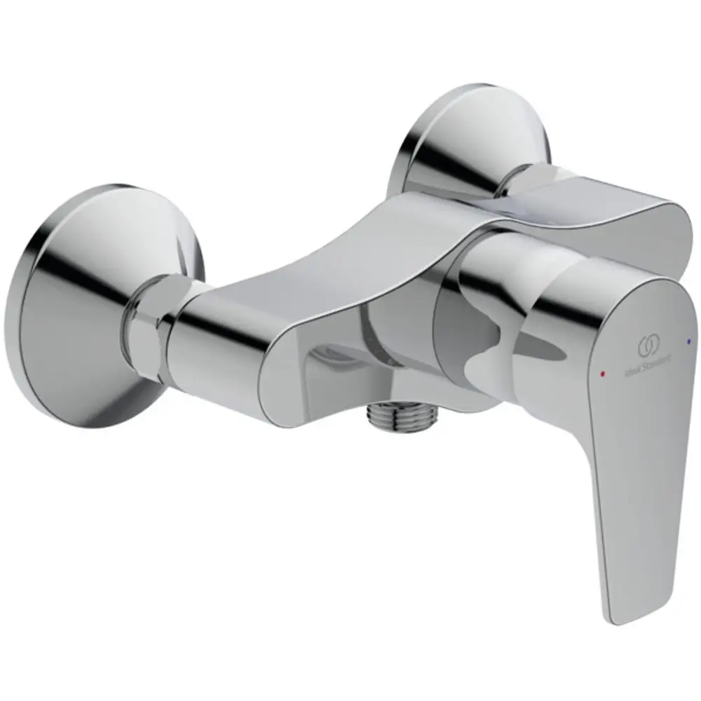 Brausearmatur in Chromausführung von Ideal Standard, mit seitlichem Hebel zur Regulierung des Wasserdurchflusses und zwei Wandanschlüssen.